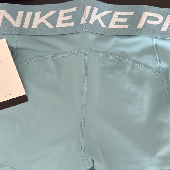 Nike Women's Leggings in Aqua - Picture 2 of 2